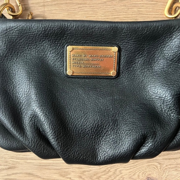 Marc Jacobs leather crossbody in black - Picture 3 of 9